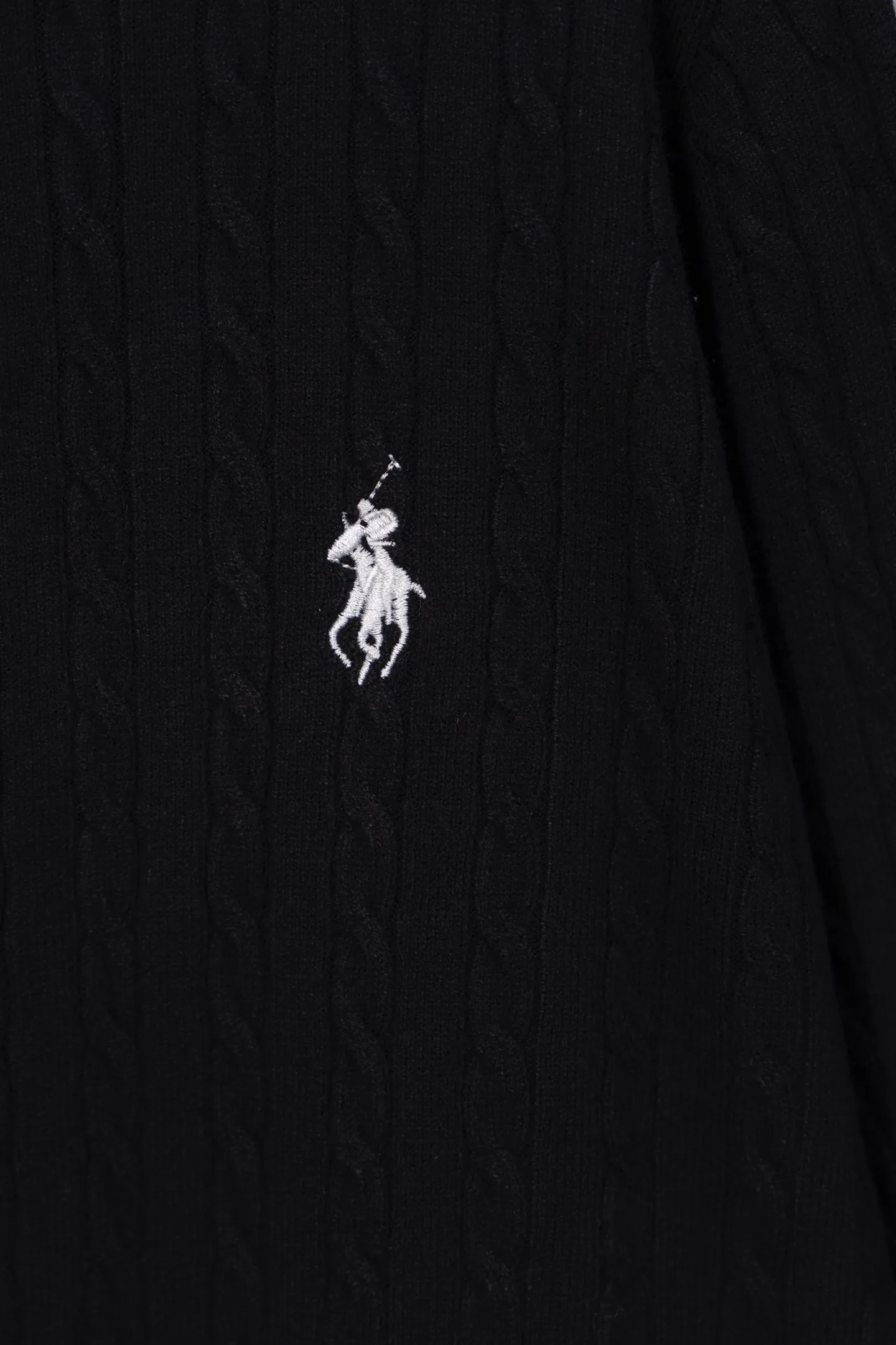 P170 Ralph Lauren Classic Round Neck Solid Color Pony Embroidered Logo Knitted Cardigan Long Sleeve Ralph Lauren Classic Basic Versatile Twist Knitted Cardigan Long Sleeve Main supply platform live broadcast Wholesale entity Replenish when out of stock Not removed from the shelves Quality 1:1 patterning Complete three standards Correct version of pony logo Imported quality cotton yarn Focus on high-end Cost-effective Good quality Needless to say Zhao Lusi's same style is really amazing, so sweet I'm so beautiful. This cardigan is really good-looking. It's simple and easy to wear. It's a must-have for goddess ootd. Good-looking clothes are never picky. A must-have in the wardrobe of goddesses. Size: S-XL. Color: black, apricot, gray, navy, red, white.